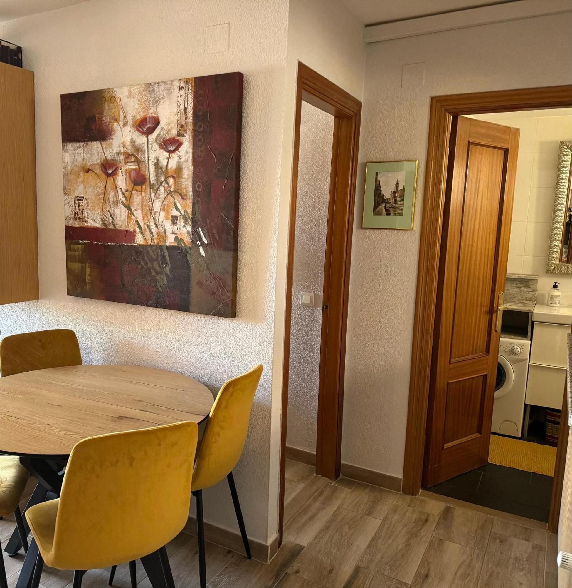 Cozy Near Boliches Leilighet *